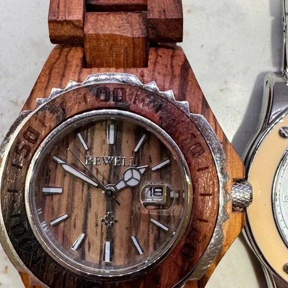 Lot of 5 Watches Men’s and Women’s - Picture 6 of 8